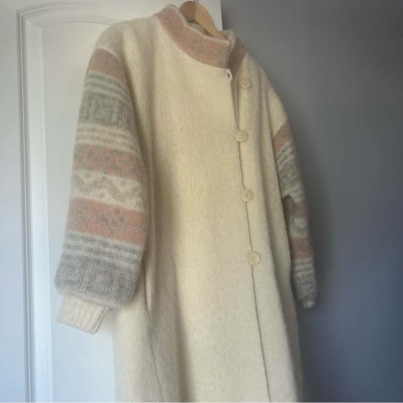 Hilda LTD wool trench coat with buttons-made in Iceland VGUC with brush - Picture 2 of 9